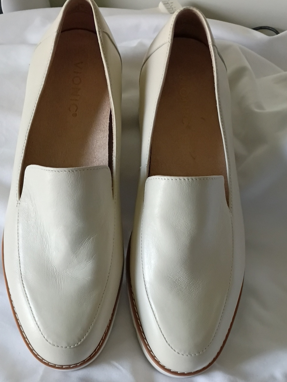 Vionic Cream Leather Slip-On Loafers
